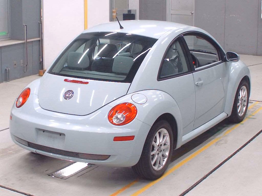 VOLKSWAGEN BEETLE