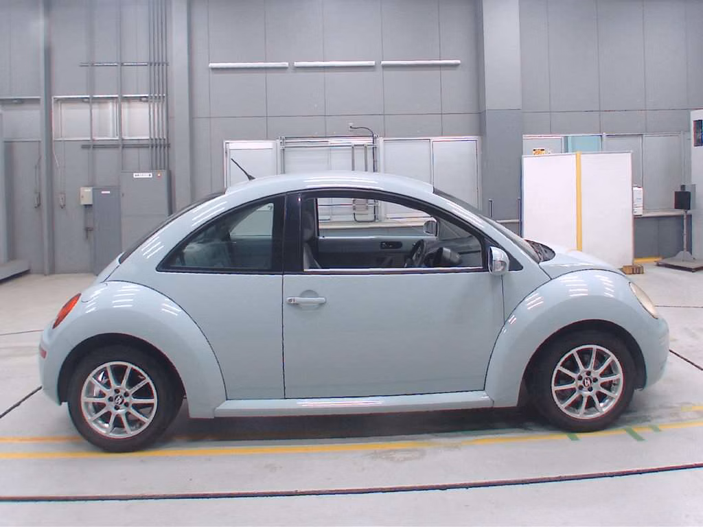 VOLKSWAGEN BEETLE