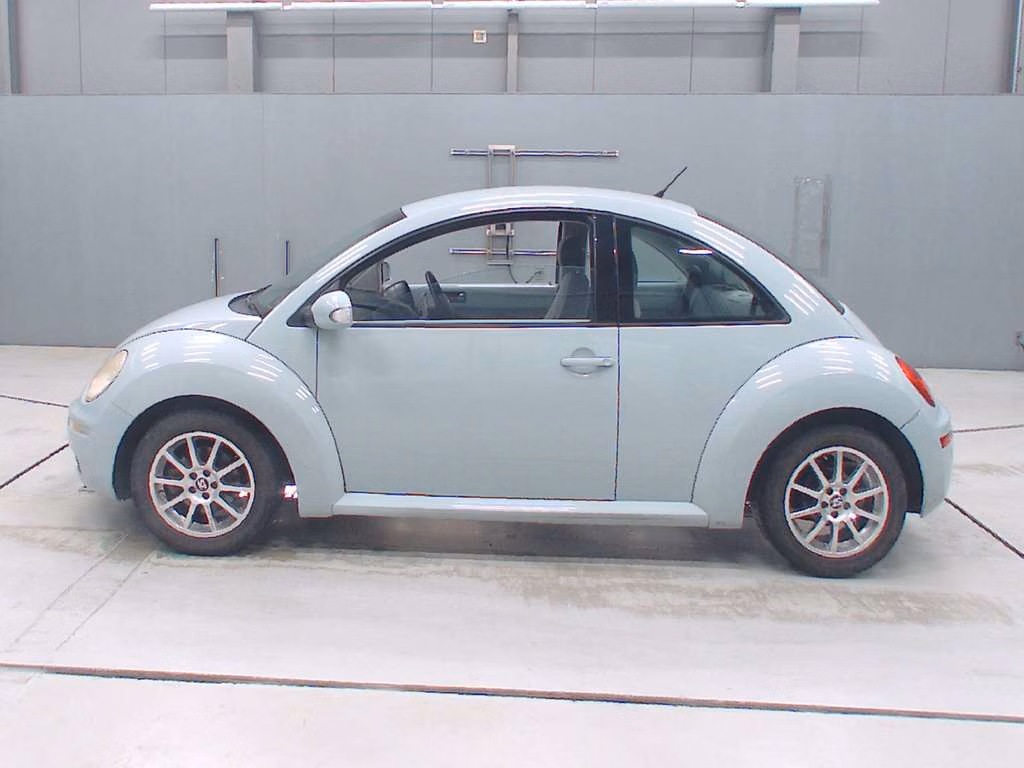 VOLKSWAGEN BEETLE