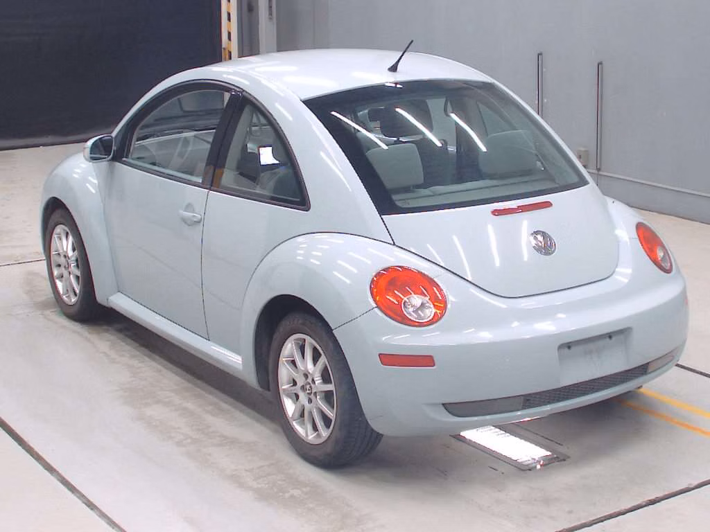 VOLKSWAGEN BEETLE