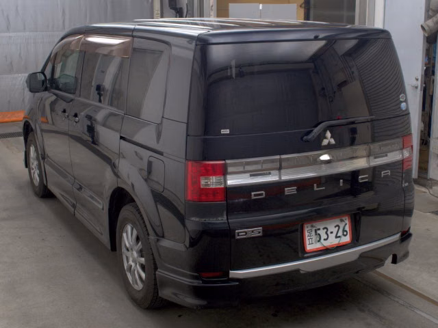 MITSUBISHI DELICA D:5