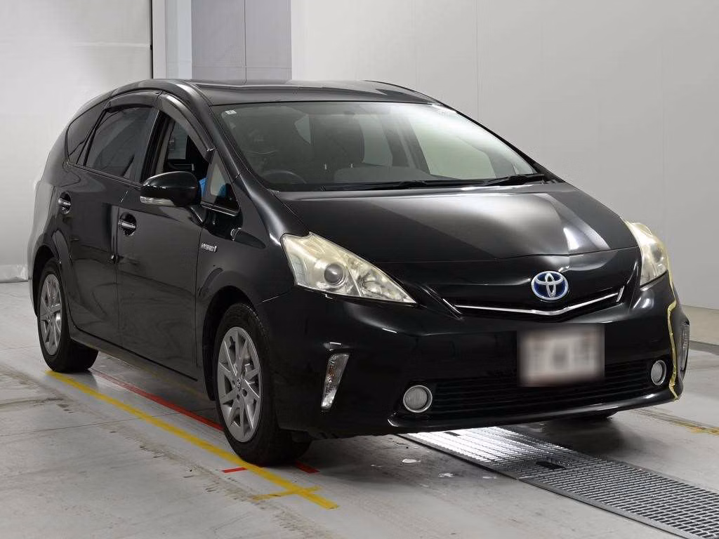 TOYOTA PRIUS ALPHA