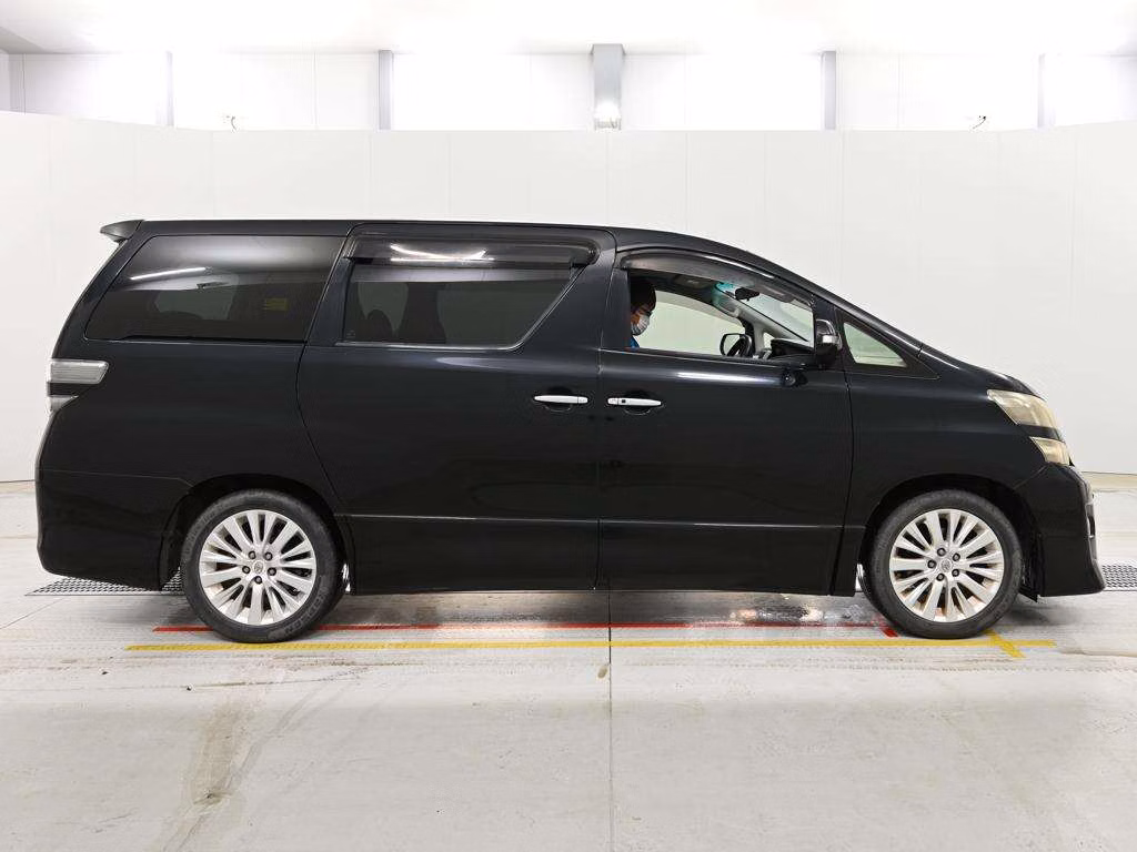 TOYOTA VELLFIRE