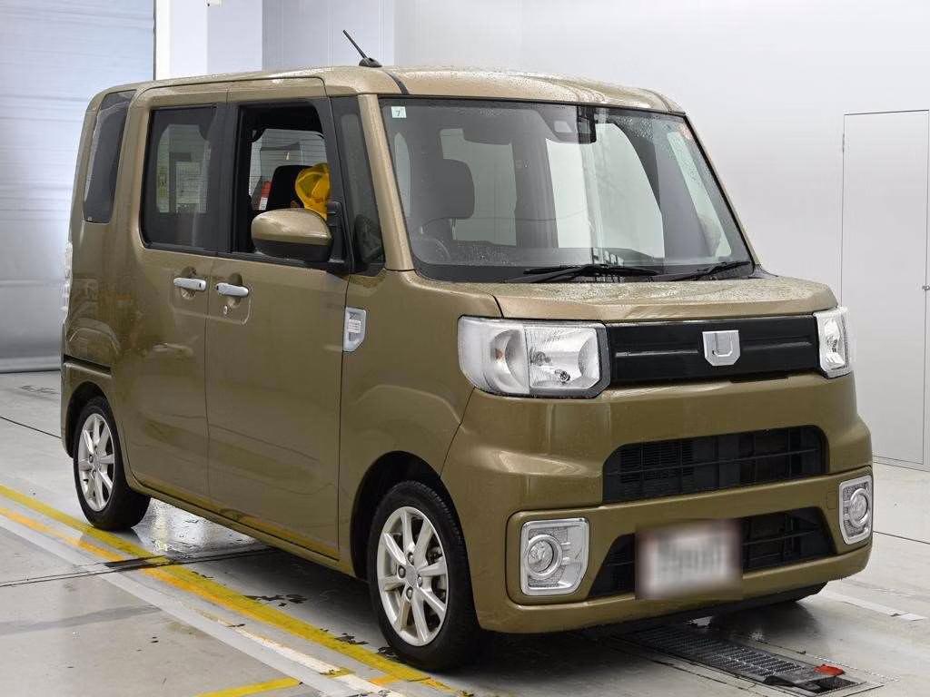 DAIHATSU WAKE