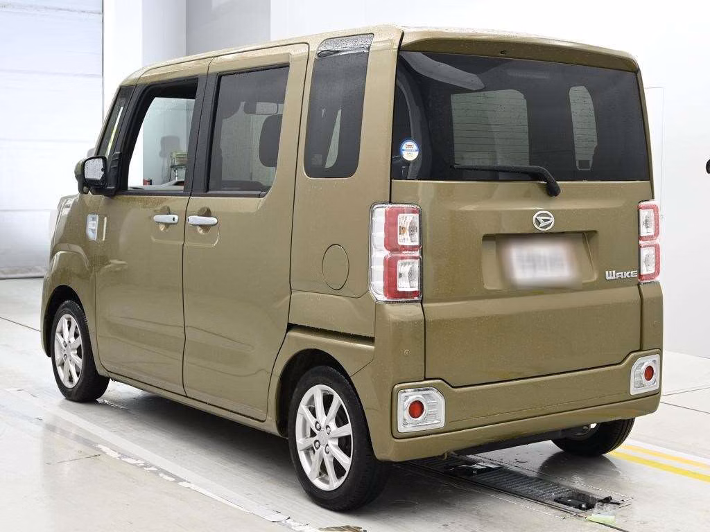 DAIHATSU WAKE