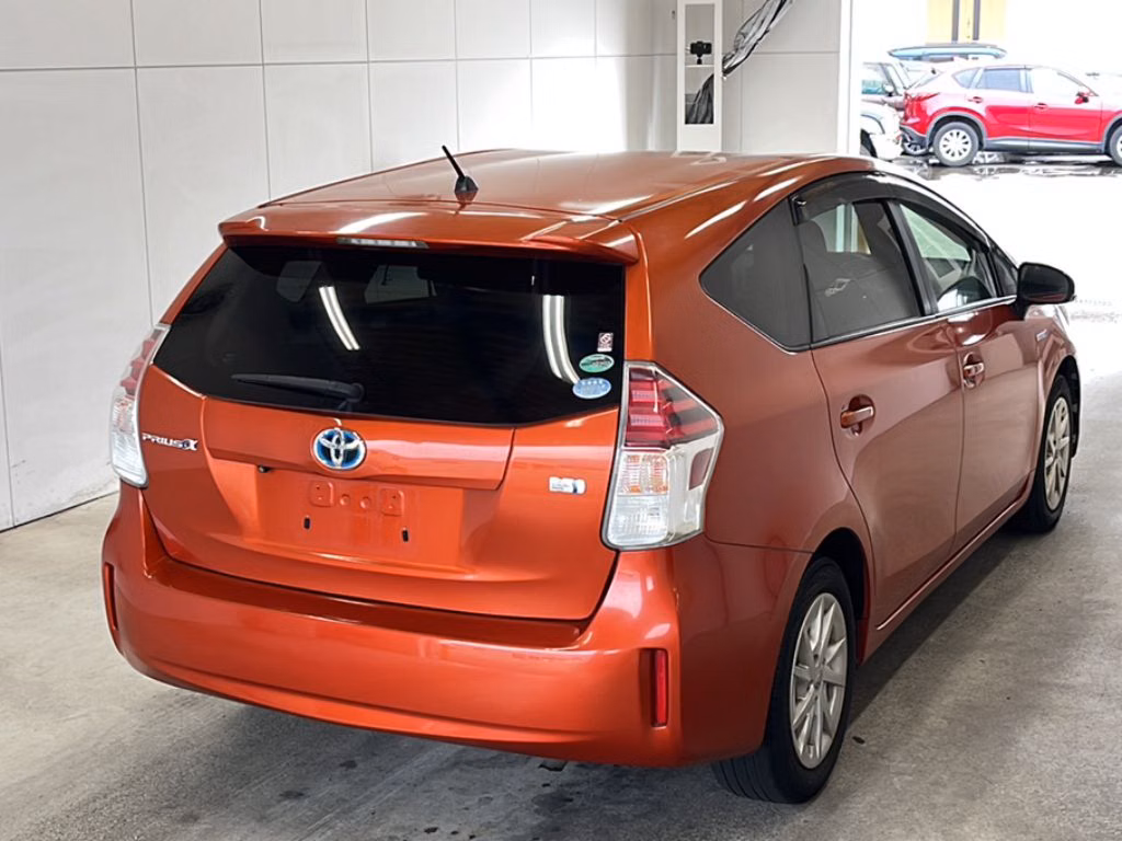 TOYOTA PRIUS ALPHA