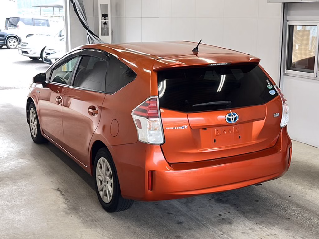 TOYOTA PRIUS ALPHA