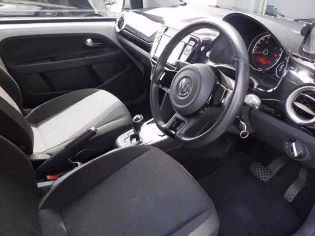VOLKSWAGEN UP!