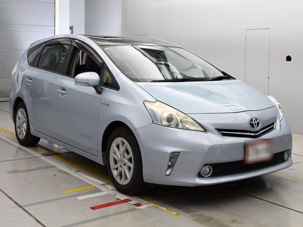 TOYOTA PRIUS ALPHA
