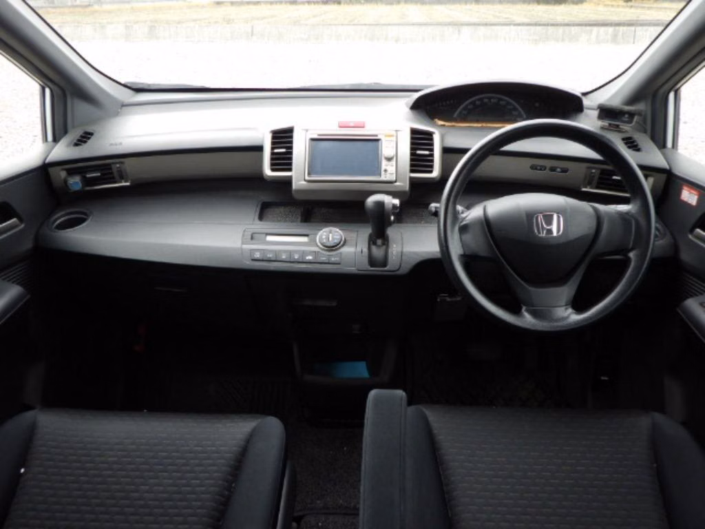 HONDA FREED SPIKE