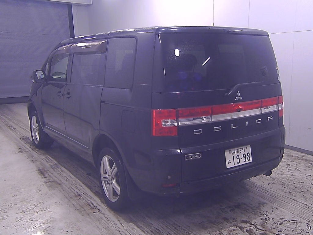 MITSUBISHI DELICA D:5