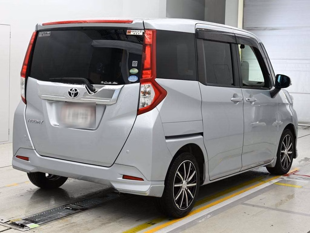 TOYOTA ROOMY