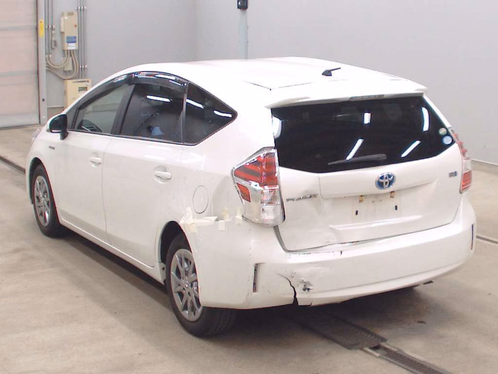 TOYOTA PRIUS ALPHA