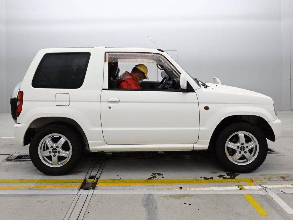 MITSUBISHI PAJERO MINI
