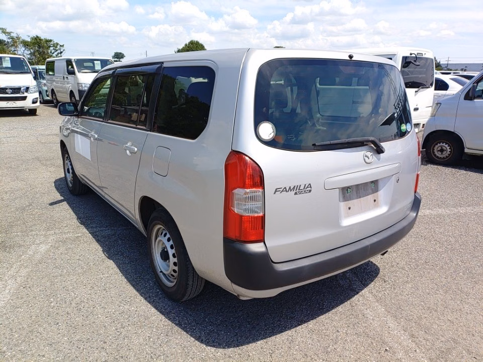 MAZDA FAMILIA