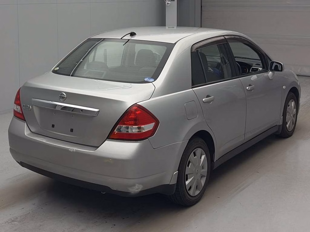 NISSAN TIIDA LATIO