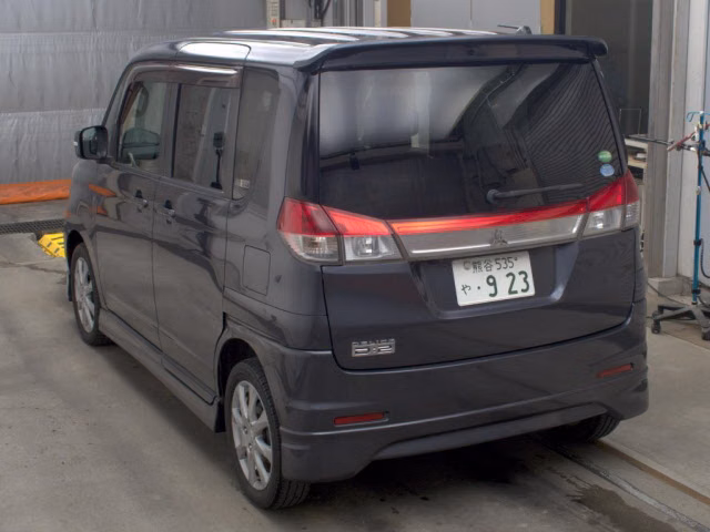 MITSUBISHI DELICA D:2