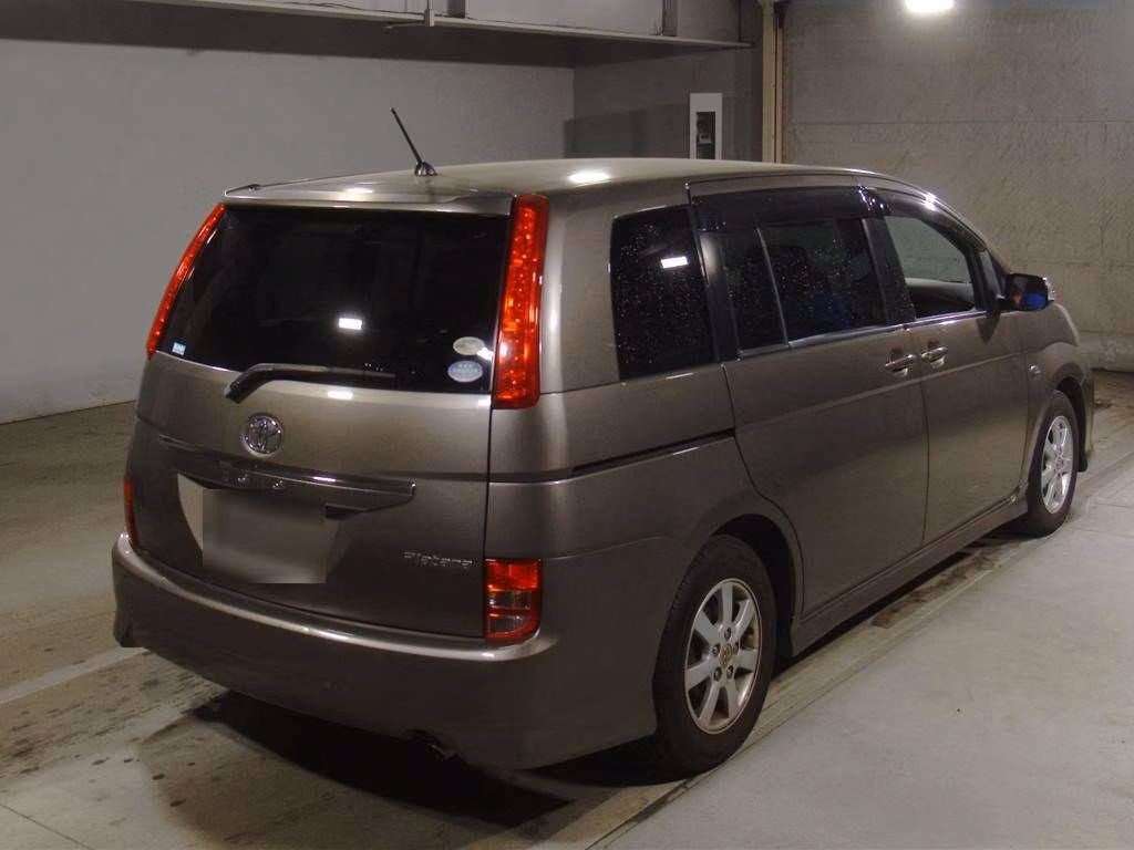 TOYOTA ISIS