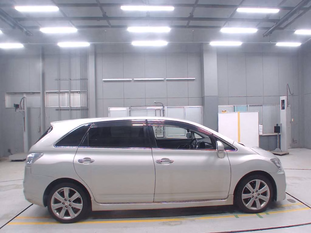 TOYOTA MARK X ZIO