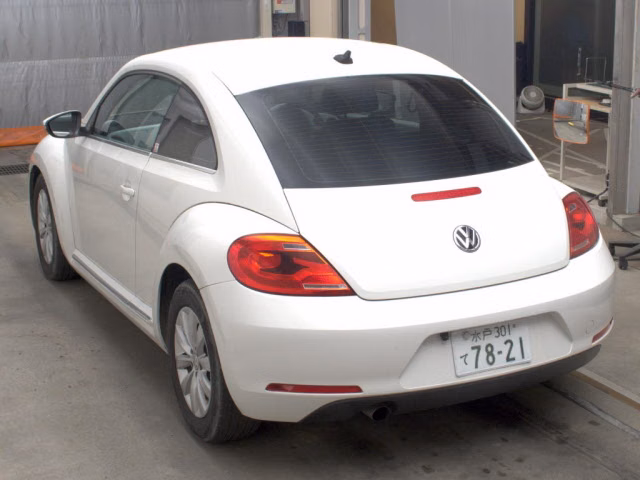 VOLKSWAGEN BEETLE
