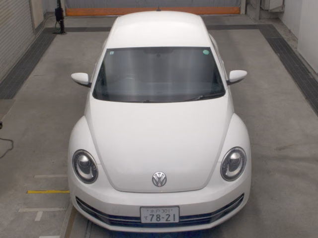 VOLKSWAGEN BEETLE