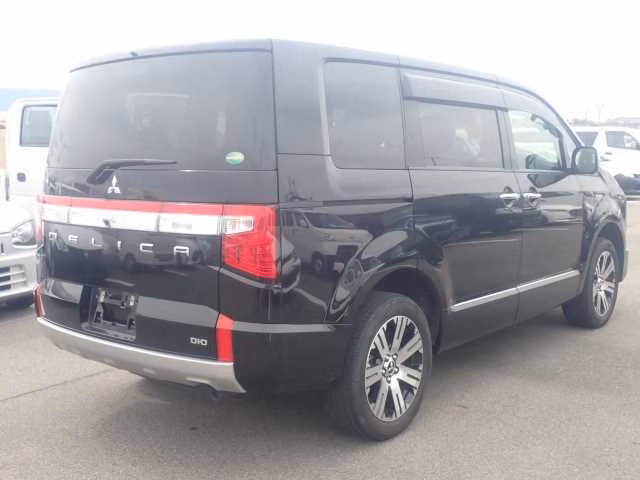 MITSUBISHI DELICA D:5