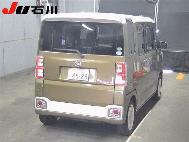 DAIHATSU WAKE