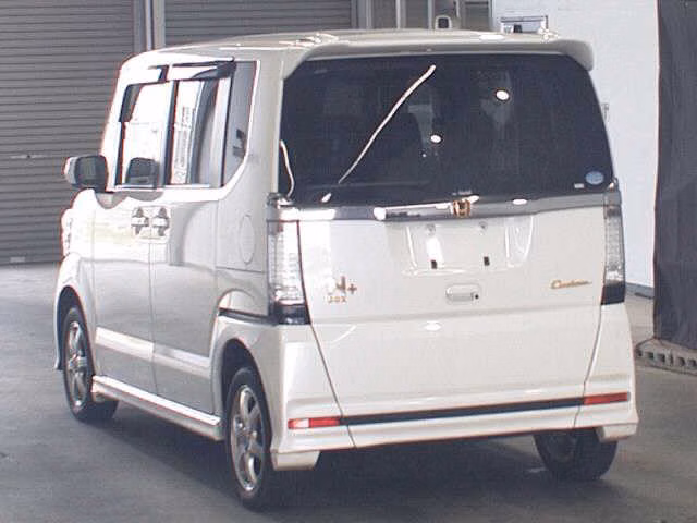HONDA N-BOX+