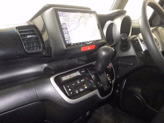 HONDA N-BOX+