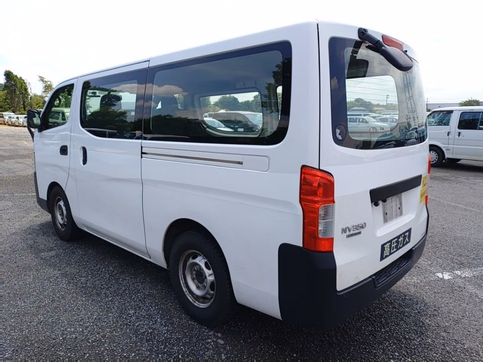 NISSAN NV350 CARAVAN