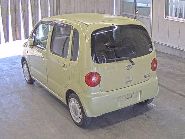 DAIHATSU MOVE LATTE