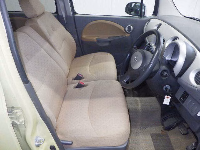 DAIHATSU MOVE LATTE
