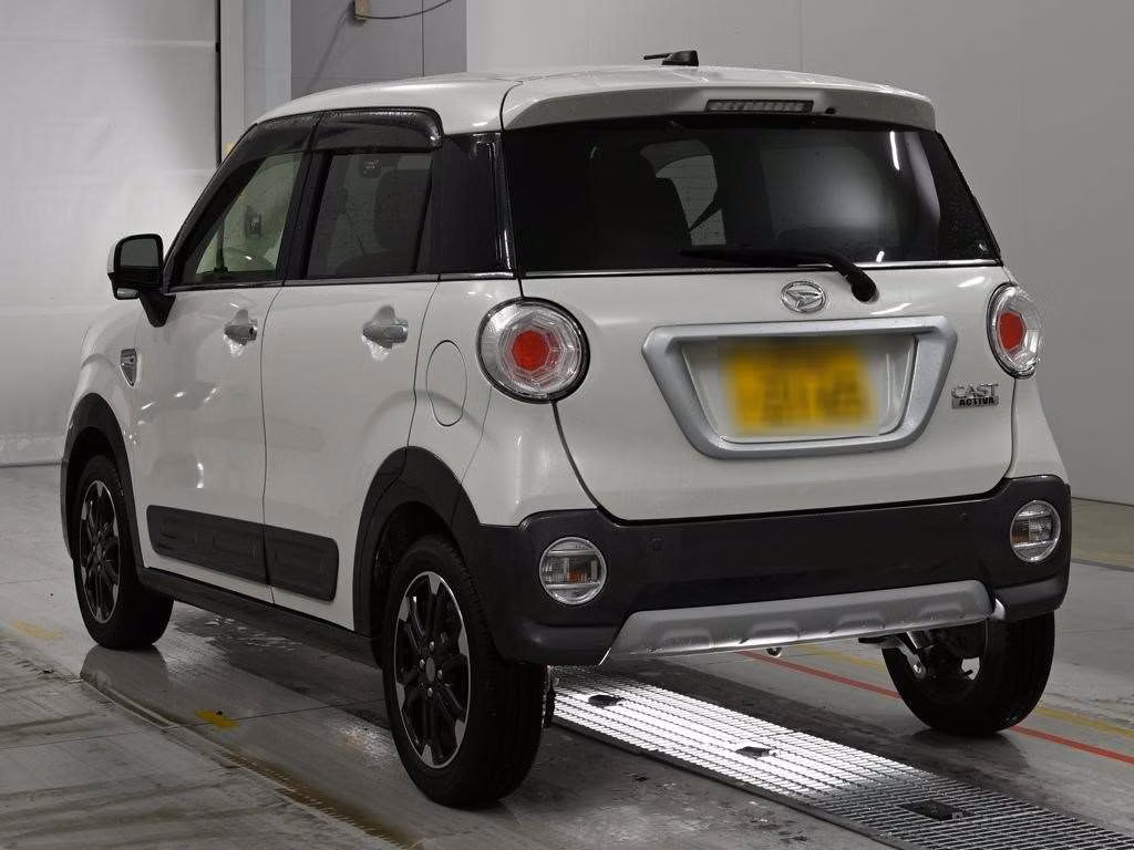 DAIHATSU CAST