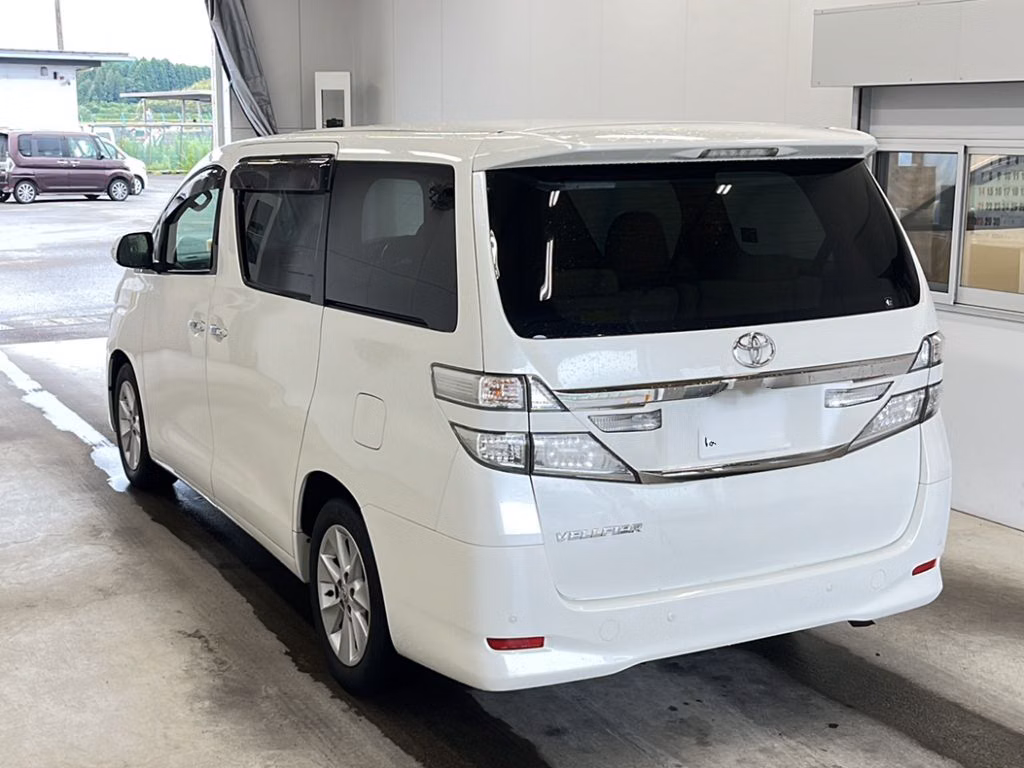 TOYOTA VELLFIRE
