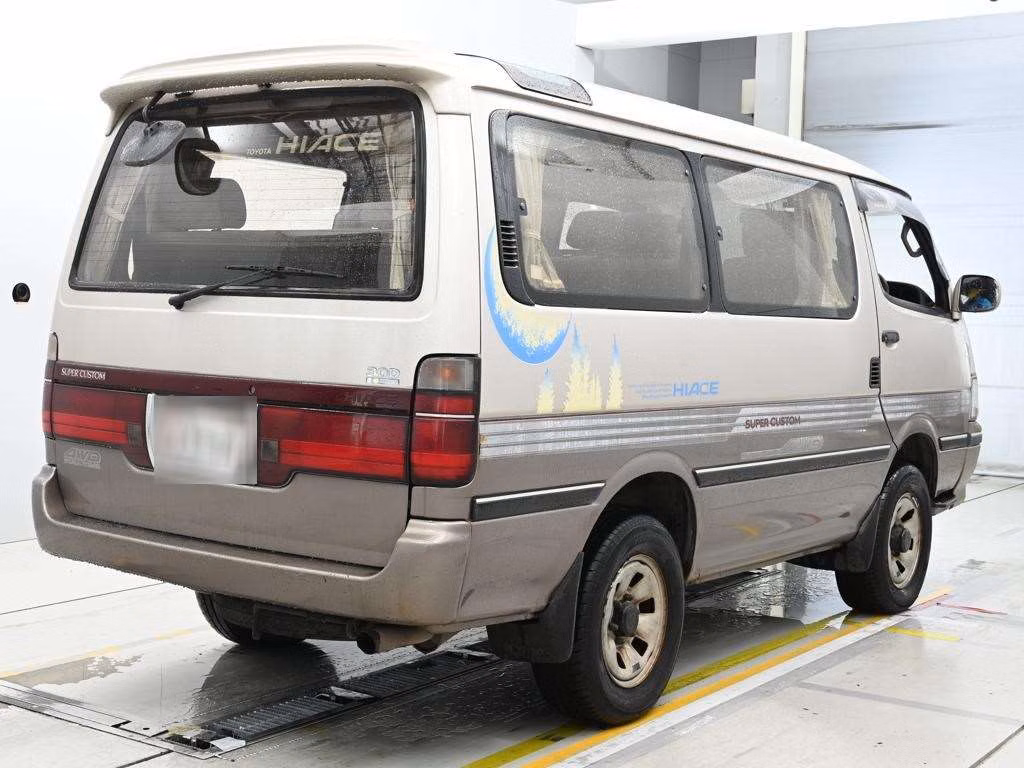 TOYOTA HIACE