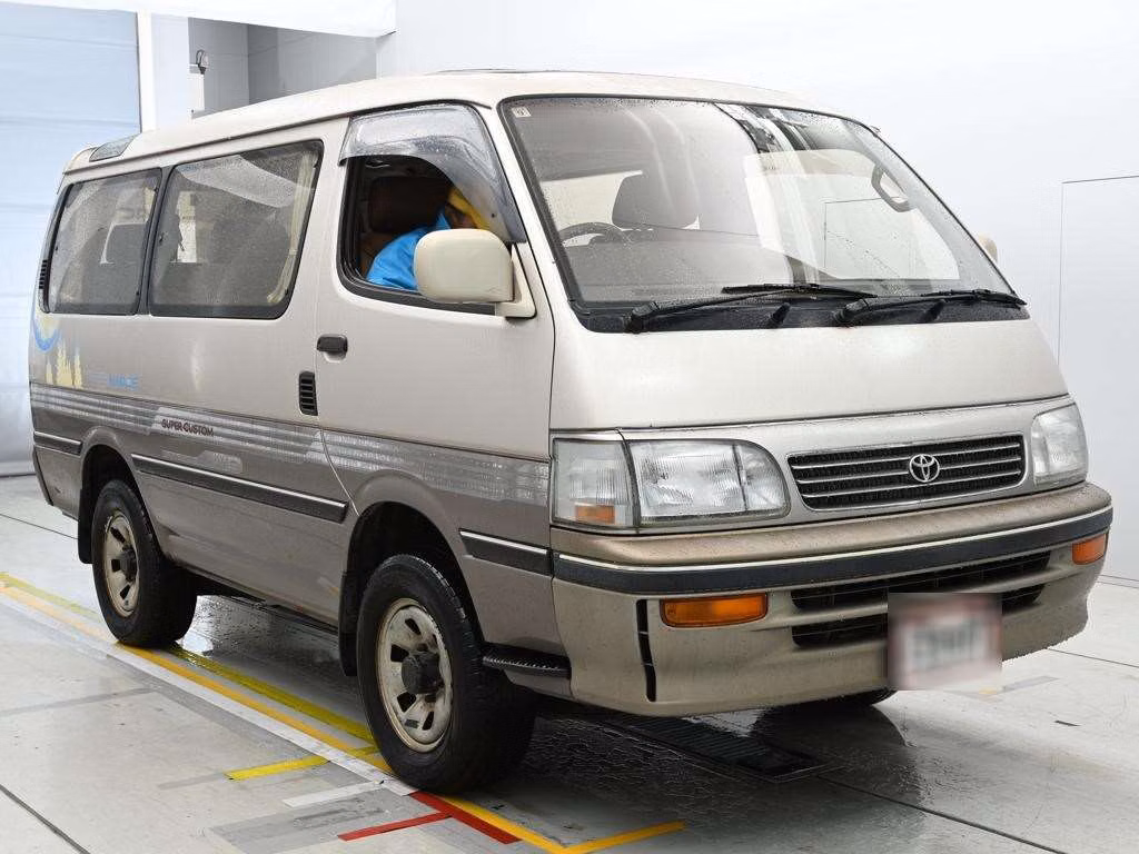 TOYOTA HIACE