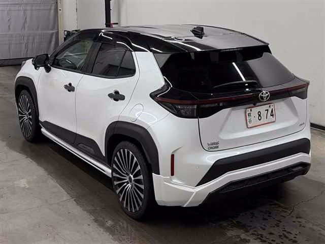 TOYOTA YARIS CROSS