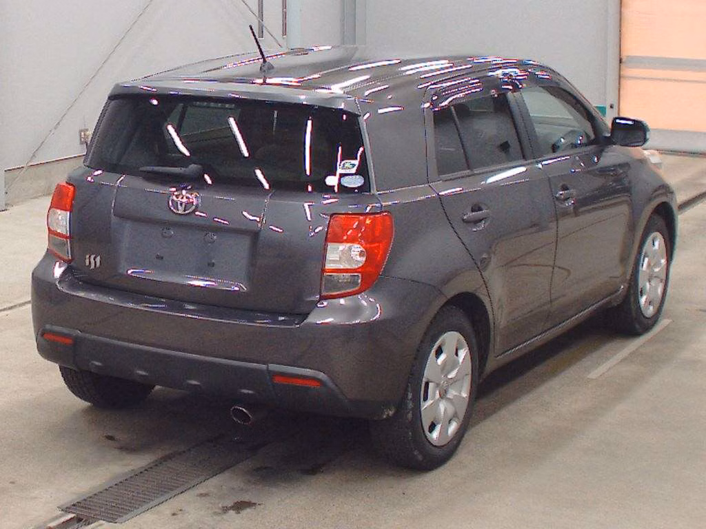 TOYOTA IST