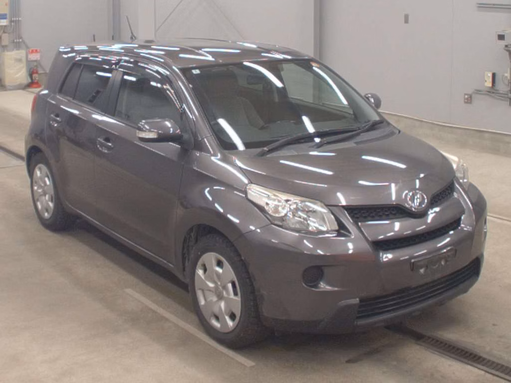 TOYOTA IST