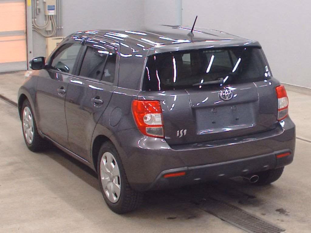 TOYOTA IST