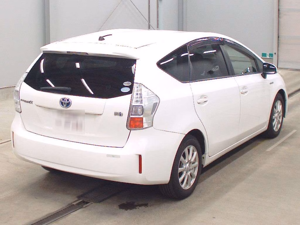 TOYOTA PRIUS ALPHA