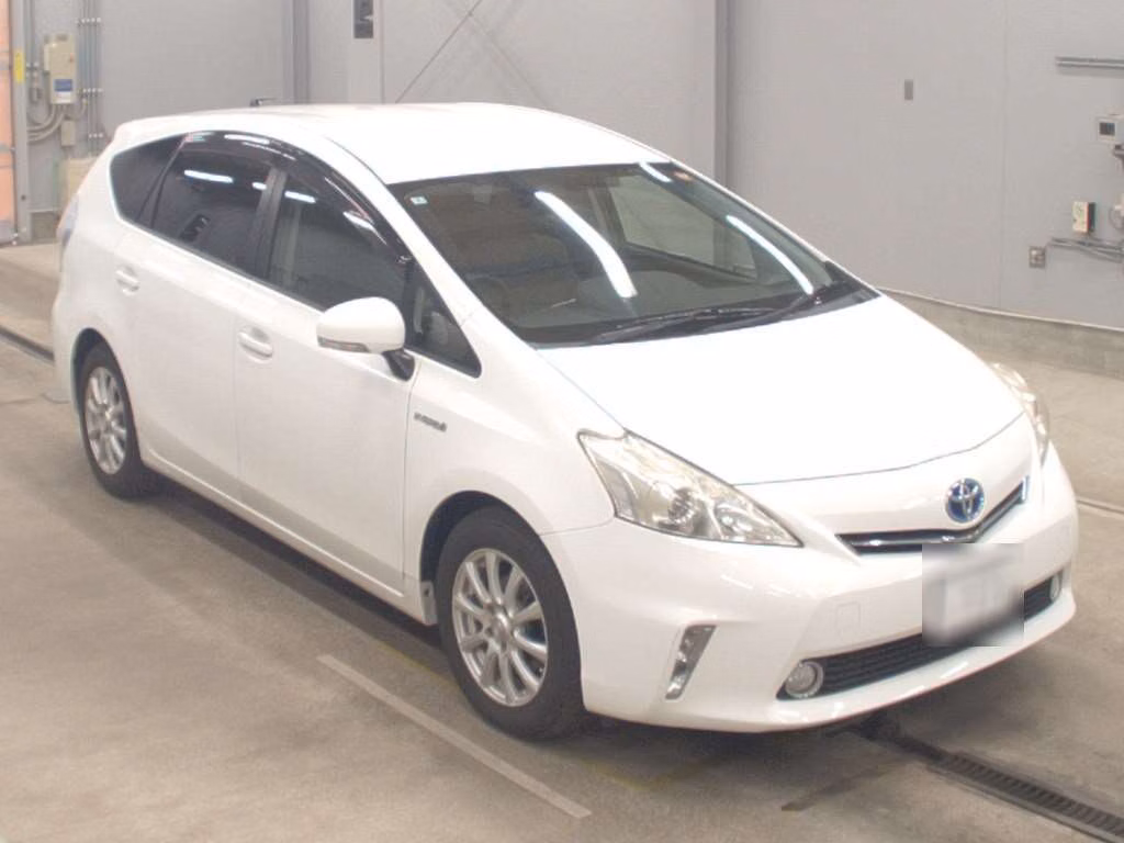 TOYOTA PRIUS ALPHA