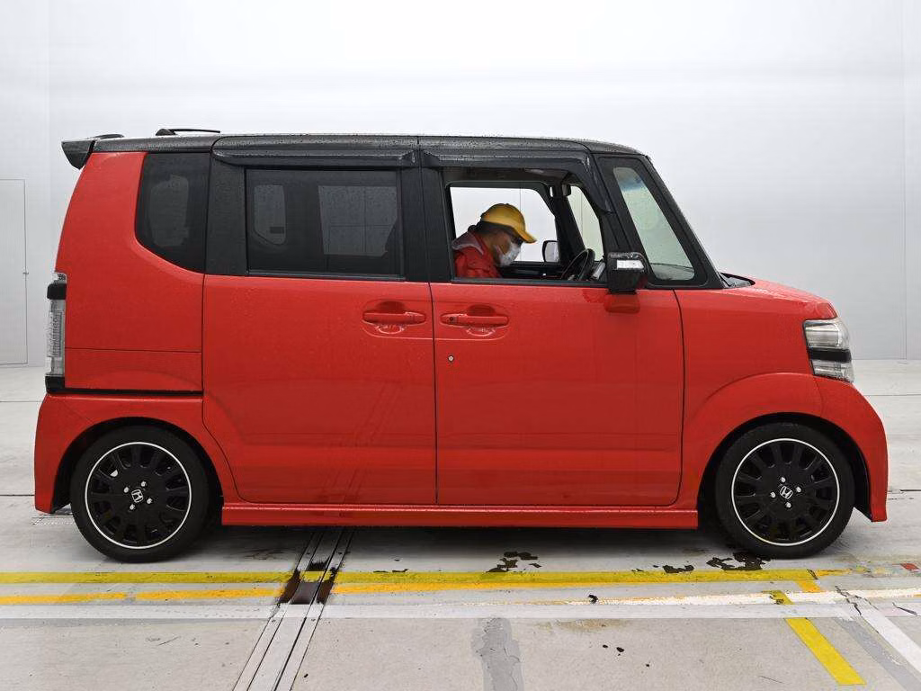 HONDA N-BOX