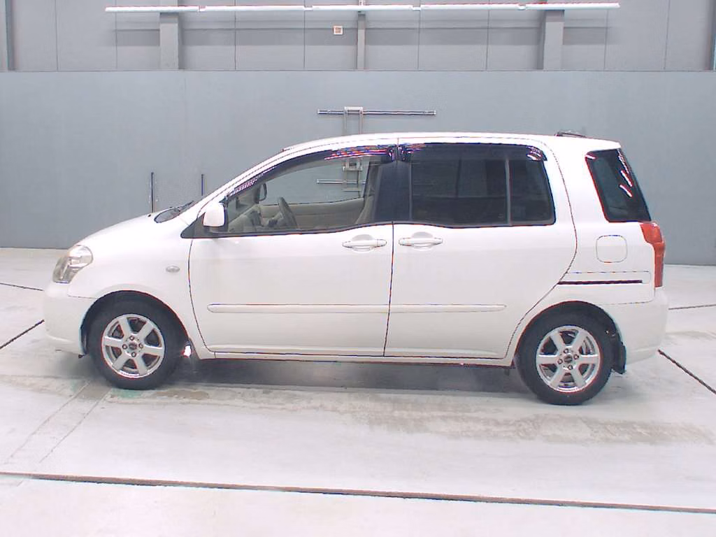 TOYOTA RAUM