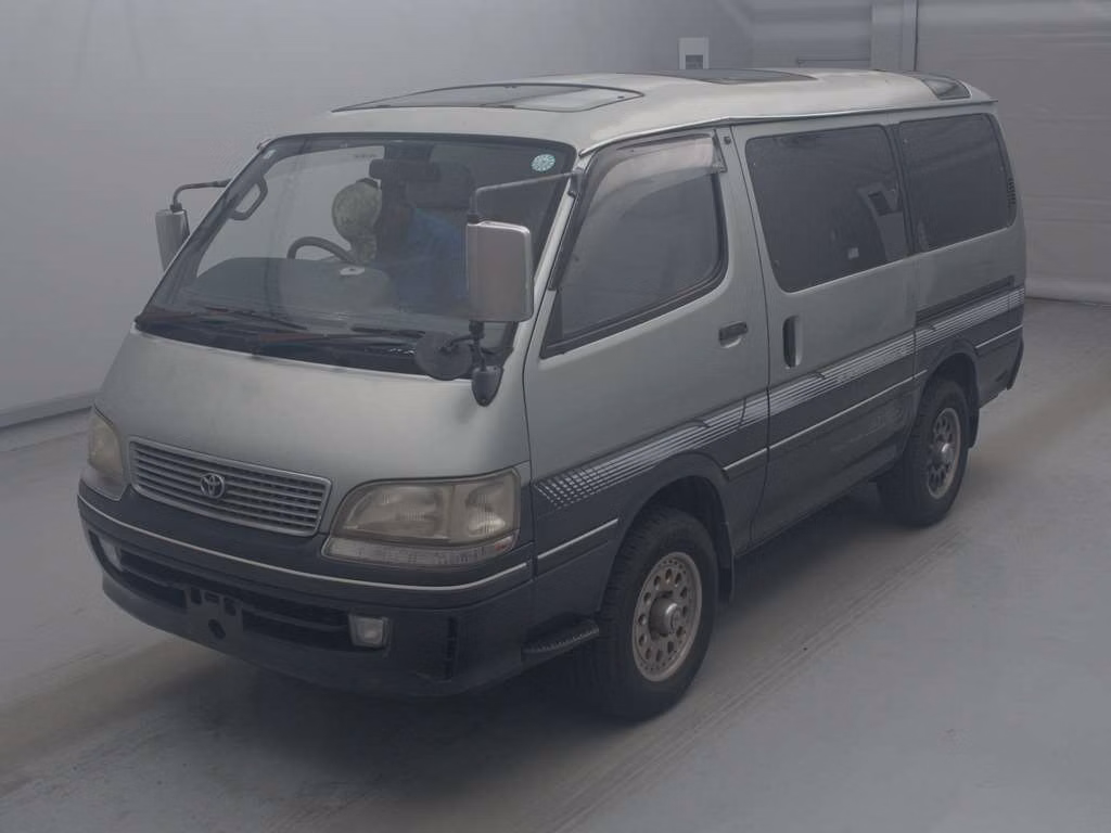 TOYOTA HIACE