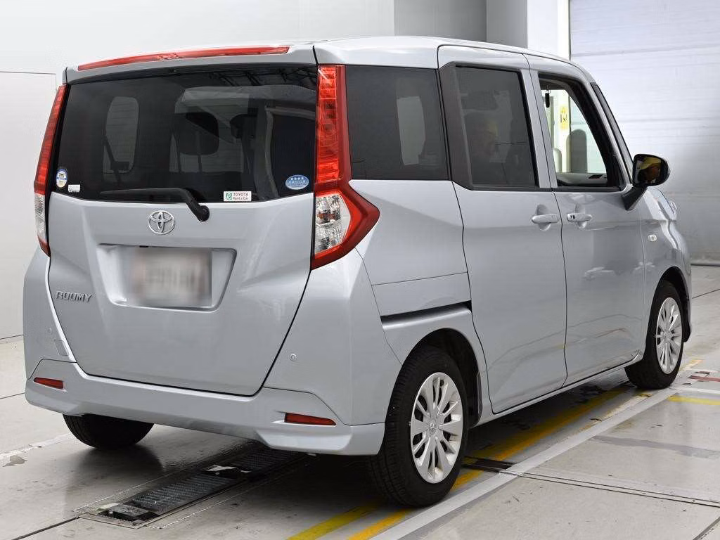 TOYOTA ROOMY