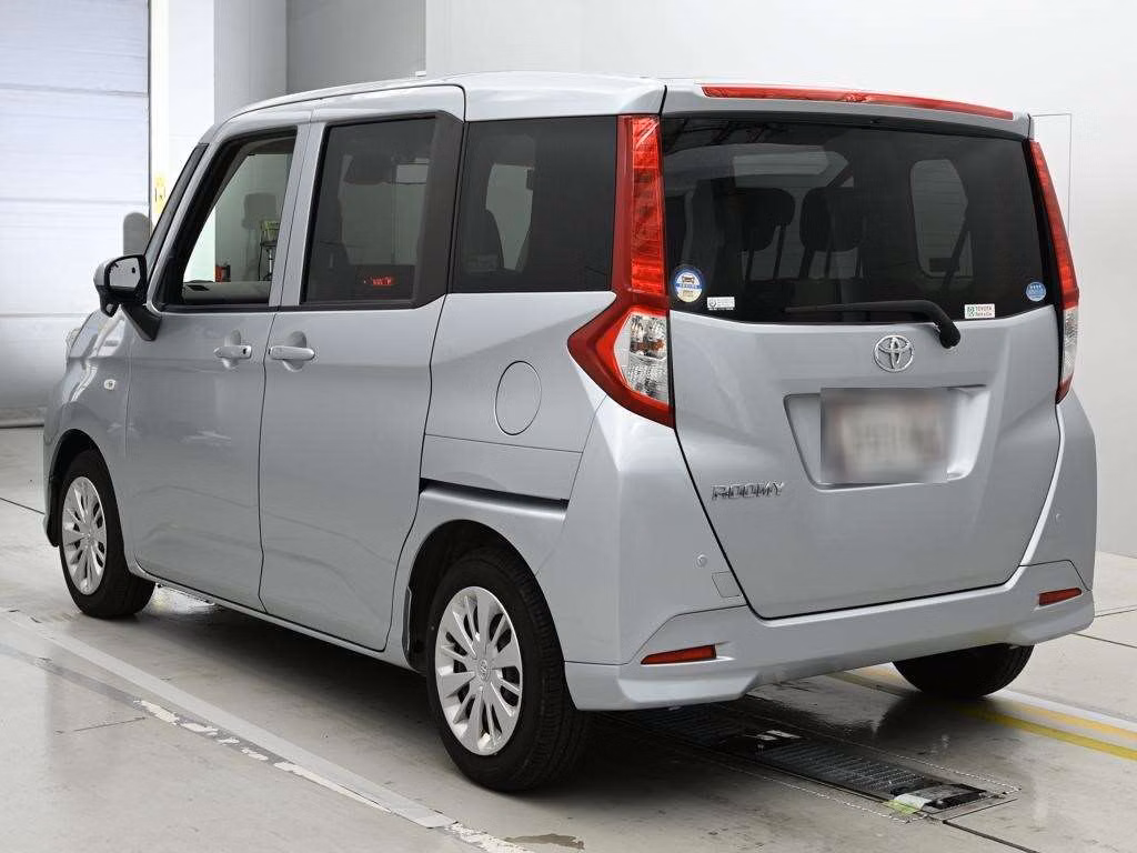 TOYOTA ROOMY