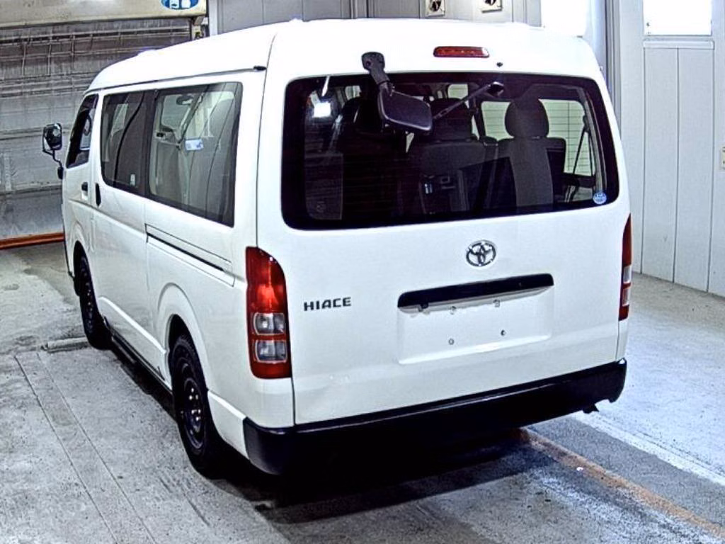 TOYOTA HIACE