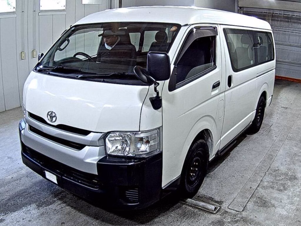 TOYOTA HIACE