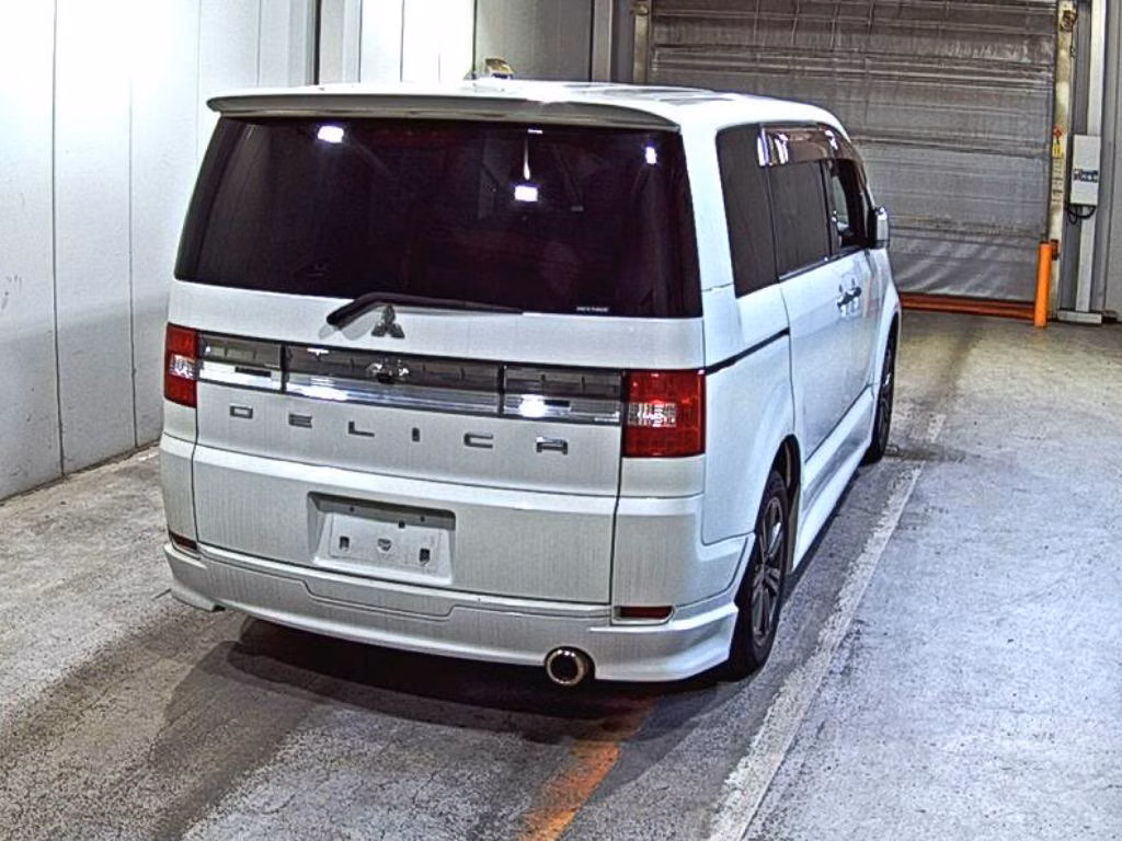 MITSUBISHI DELICA D:5